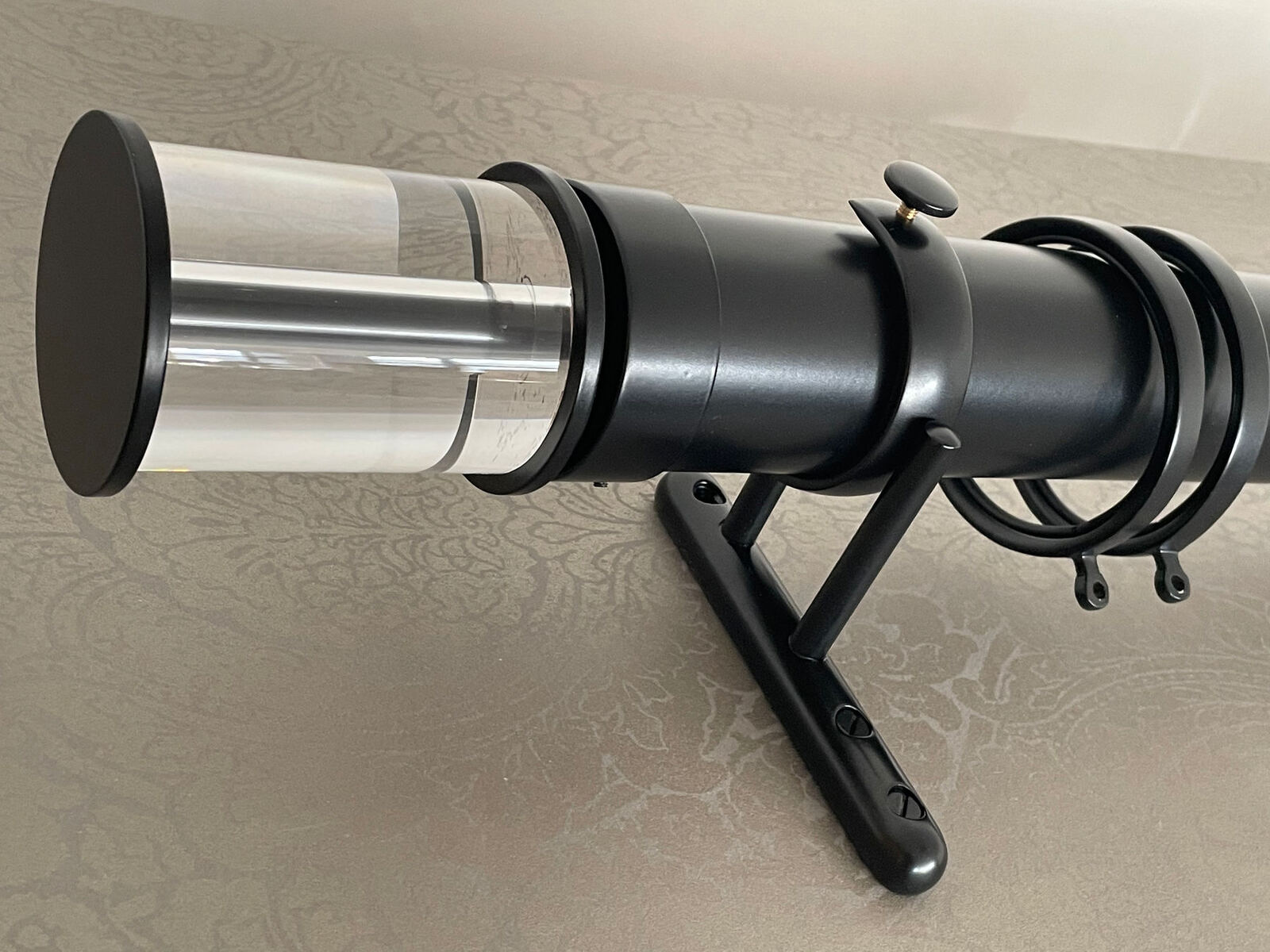 Metal curtain pole with brackets, rings and Torre finial