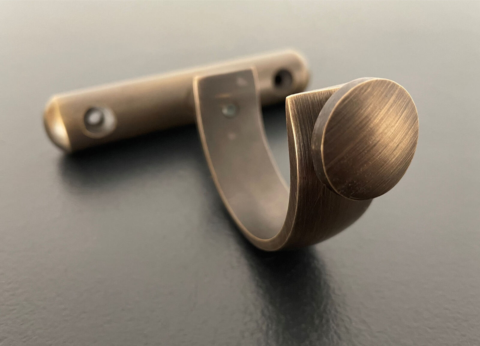 Horizontal Centre Bracket