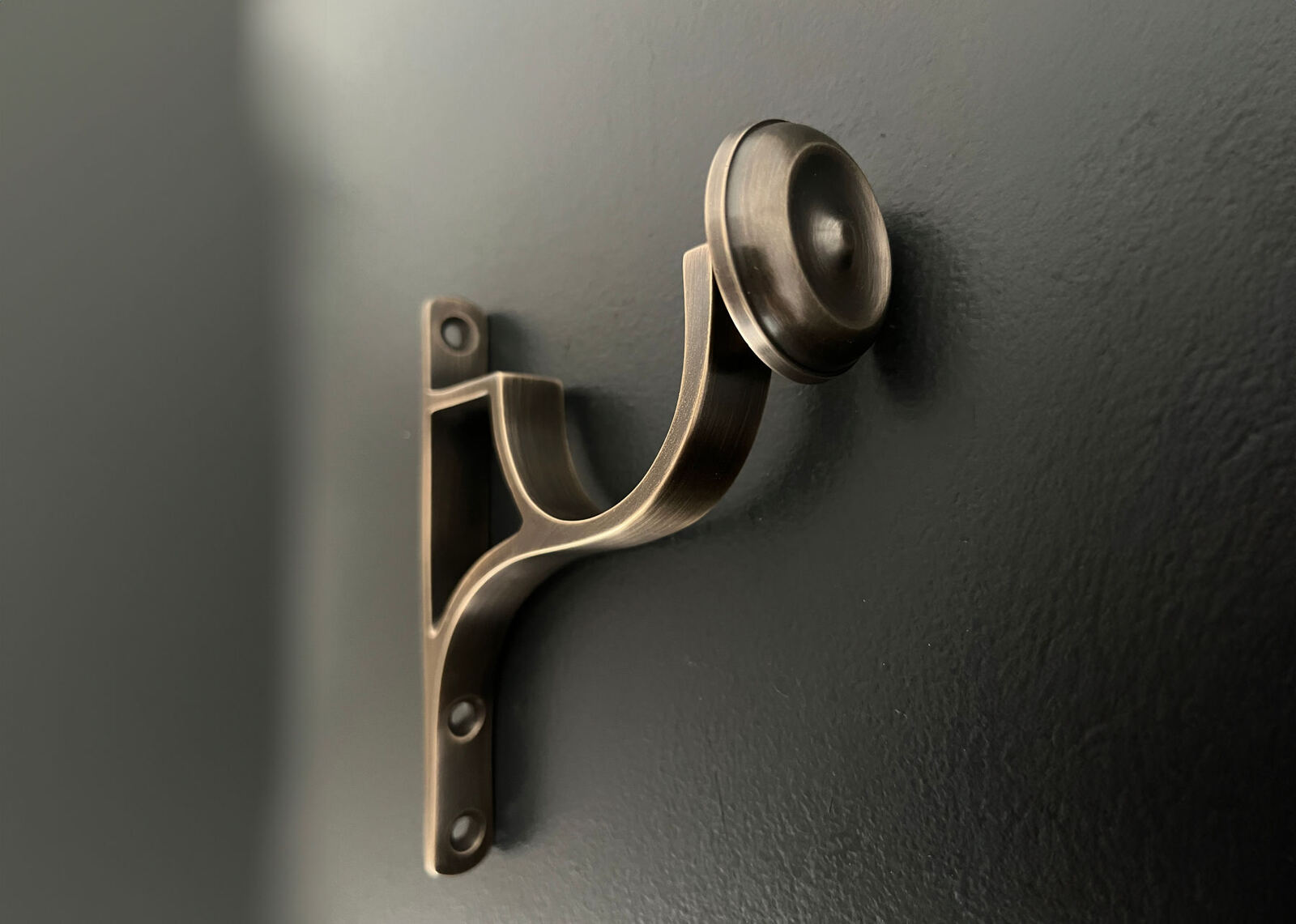 Traditional End Bracket